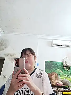 Snapshot of Kee-kimlee chatting on July 10, 2026, 11:32 am Kee-kimlee online show from July 10, 2026, 11:32 am
