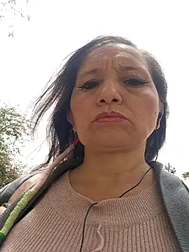 Alexamontiel  online show from April 9, 2026, 5:19 pm