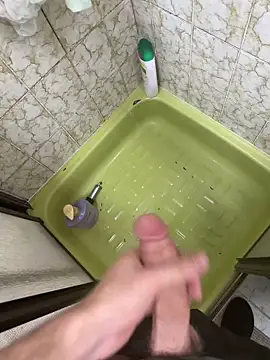 buyukyarak31 online show from March 17, 2026, 6:22 pm