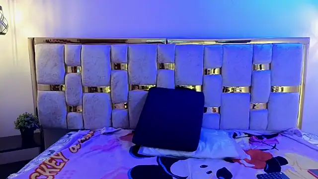  angela45cute online show from March 16, 2026, 3:58 am