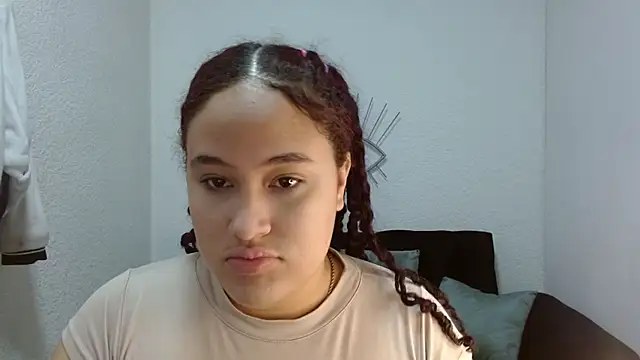 leilanewgirl online show from February 12, 2026, 12:27 pm