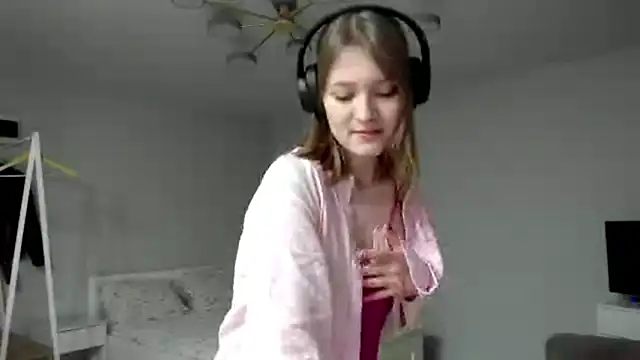 Mirrrra1 online show from February 11, 2026, 9:47 pm