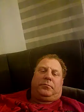 Snapshot of Demik71 chatting on February 19, 2026, 8:06 pm Demik71 online show from February 19, 2026, 8:06 pm