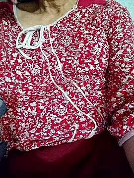 Layla luvv online show from February 25, 2026, 10:15 am