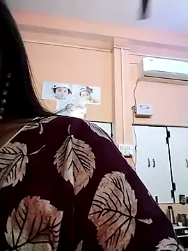 Newmomsexy online show from February 22, 2026, 4:41 pm