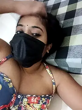 Newmomsexy online show from March 16, 2026, 7:38 pm