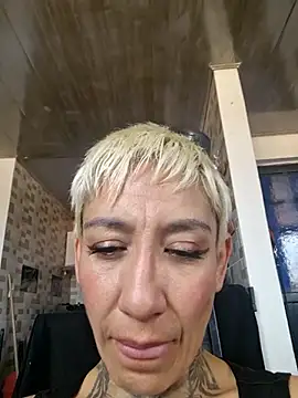 Snapshot of Everlyn_sexx chatting on July 22, 2026, 7:16 pm Everlyn sexx online show from July 22, 2026, 7:16 pm