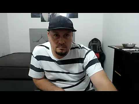 thomax10 online show from February 11, 2026, 7:36 pm