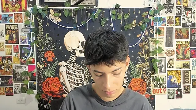 Snapshot of alextop_ chatting on February 22, 2026, 11:06 pm alextop online show from February 22, 2026, 11:06 pm