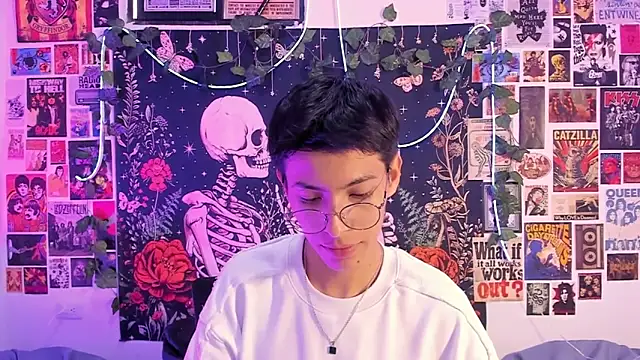 Snapshot of alextop_ chatting on February 14, 2026, 7:58 pm alextop online show from February 14, 2026, 7:58 pm