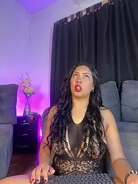 Snapshot of RousseSmith chatting on July 16, 2026, 7:55 pm RousseSmith online show from July 16, 2026, 7:55 pm