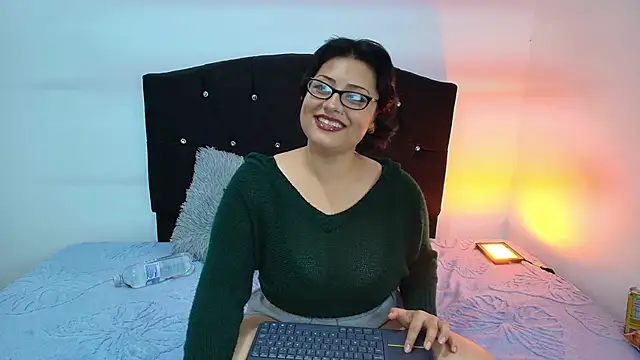 Snapshot of Angelic_17 chatting on February 22, 2026, 12:46 am Angelic 17 online show from February 22, 2026, 12:46 am