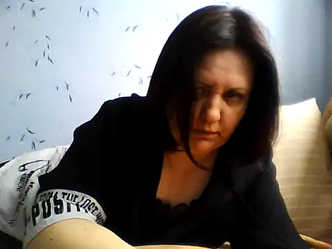 LockyCharm111 online show from April 12, 2026, 6:27 am