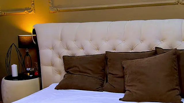 YourSweetArya online show from March 26, 2026, 3:10 pm