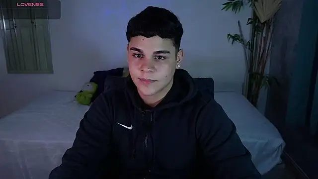 Snapshot of eithan_jonnes chatting on February 10, 2026, 3:38 am eithan jonnes online show from February 10, 2026, 3:38 am