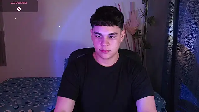 Snapshot of eithan_jonnes chatting on March 1, 2026, 8:53 pm eithan jonnes online show from March 1, 2026, 8:53 pm