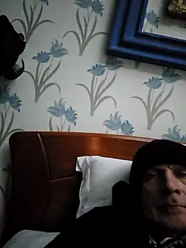 Snapshot of sk8brd_snwbrd_no_snitch chatting on February 20, 2026, 10:44 pm sk8brd snwbrd no snitch online show from February 20, 2026, 10:44 pm