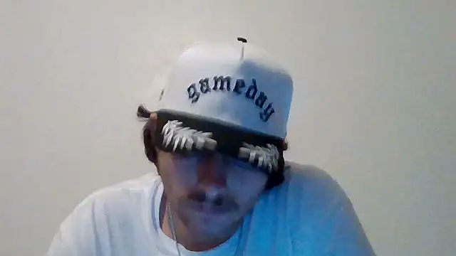 Tallhungandcloudy online show from February 26, 2026, 3:06 am