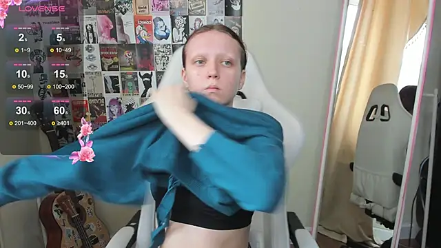 NikolFlostt online show from April 12, 2026, 1:09 am