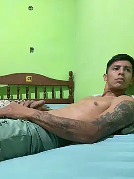 Snapshot of lpm125 chatting on February 15, 2026, 4:02 am lpm125 online show from February 15, 2026, 4:02 am