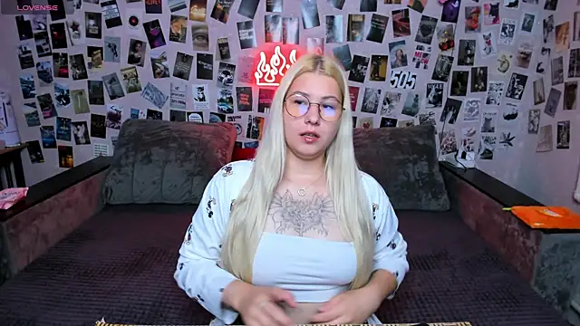 x Ulya1cutex online show from July 11, 2026, 1:22 pm