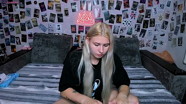 x Ulya1cutex online show from June 29, 2026, 7:02 pm