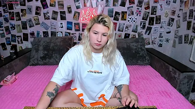 x Ulya1cutex online show from June 1, 2026, 7:02 pm