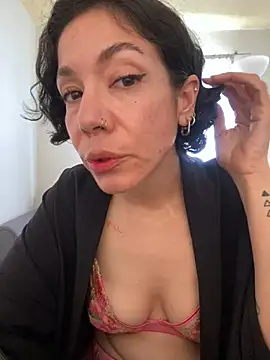 JeanneDuval8888 online show from April 2, 2026, 10:49 pm