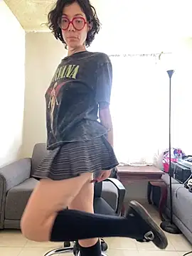 JeanneDuval8888 online show from April 16, 2026, 11:29 pm