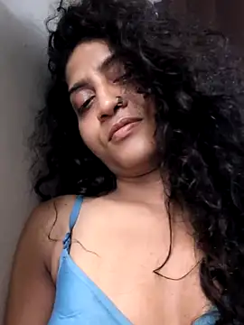 Snapshot of sexysilmy chatting on May 3, 2026, 7:13 am sexysilmy online show from May 3, 2026, 7:13 am