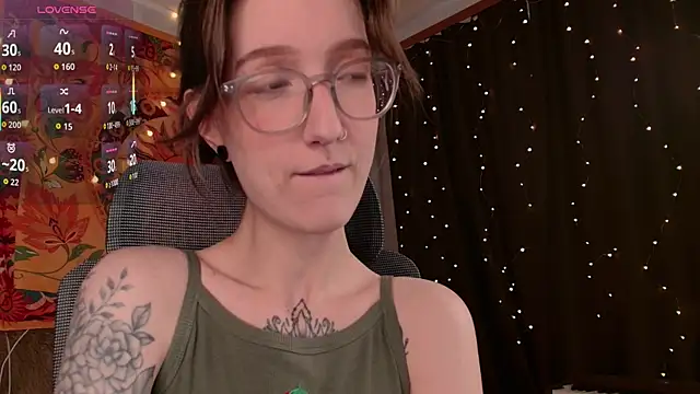 Snapshot of lolami_ chatting on June 12, 2026, 7:50 am lolami online show from June 12, 2026, 7:50 am