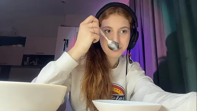 AliceCarrol online show from February 28, 2026, 8:30 pm