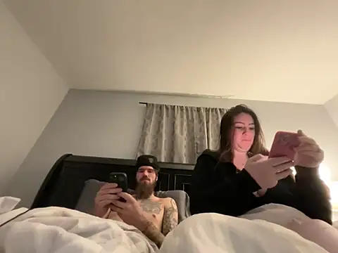 fun couple cum online show from February 25, 2026, 4:23 am
