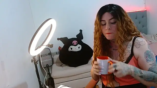 mia vantt online show from April 13, 2026, 8:46 pm