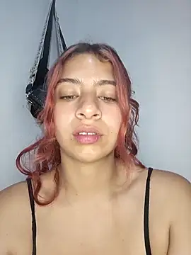 Snapshot of lunabloom2 chatting on February 21, 2026, 11:40 pm lunabloom2 online show from February 21, 2026, 11:40 pm