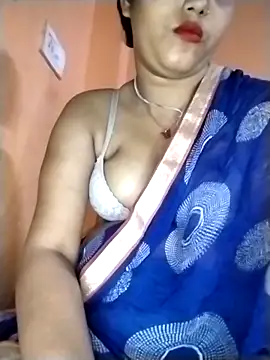 Nency Love143 online show from April 16, 2026, 9:39 pm