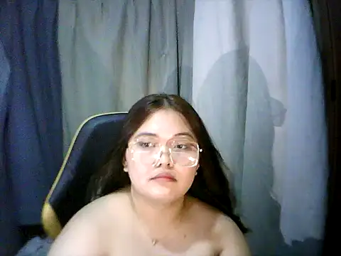 xia xoxo  online show from May 8, 2026, 3:54 am