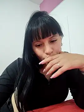 lolaa0777 online show from May 5, 2026, 5:38 pm