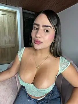 Snapshot of Miilana_ chatting on May 23, 2026, 10:20 pm Miilana online show from May 23, 2026, 10:20 pm