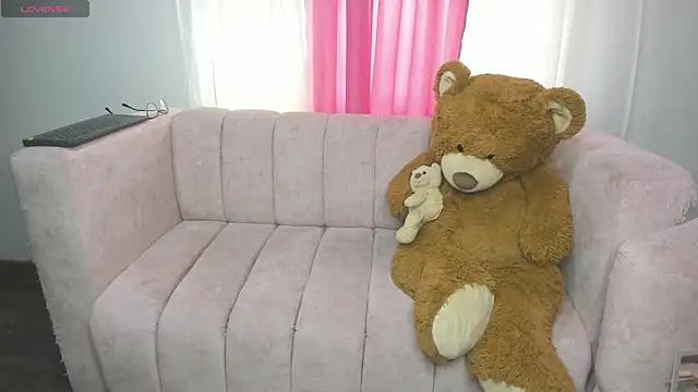 Miissy  online show from May 1, 2026, 8:36 pm