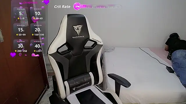 Top and bottom online show from February 25, 2026, 8:19 pm