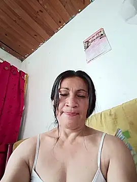 Layla Zaid online show from March 10, 2026, 2:10 pm