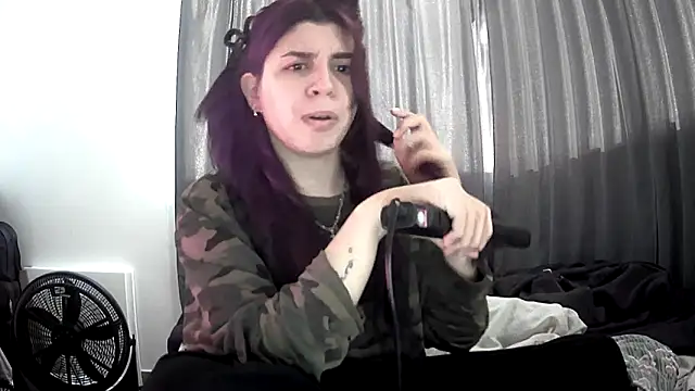 violetazein7 online show from May 17, 2026, 6:19 pm