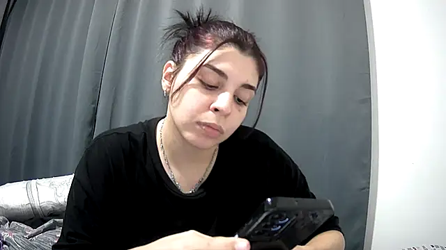 violetazein7 online show from May 15, 2026, 11:36 pm