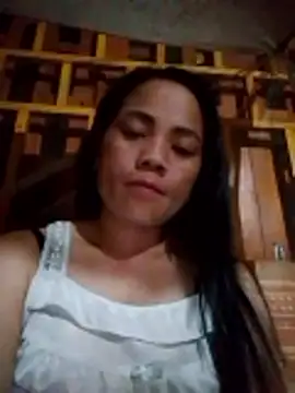 molly-xx online show from April 13, 2026, 1:04 pm