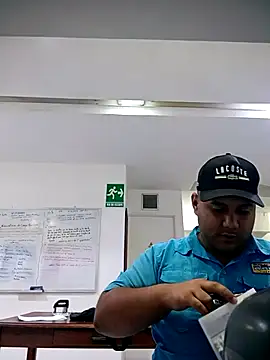 Mohamed1627 online show from April 13, 2026, 12:25 am