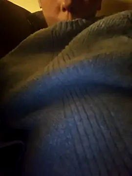 Snapshot of ShySweetheart chatting on February 19, 2026, 5:15 am ShySweetheart online show from February 19, 2026, 5:15 am