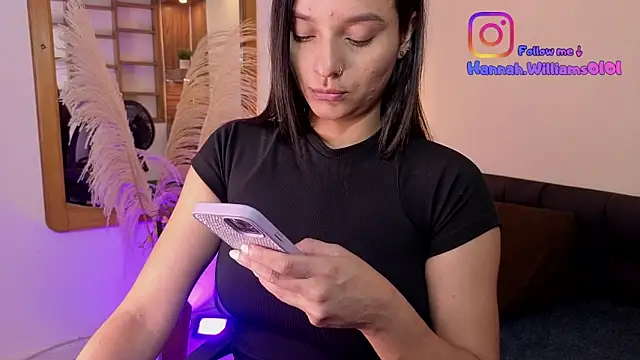 Hanna Williams   online show from February 19, 2026, 2:52 am