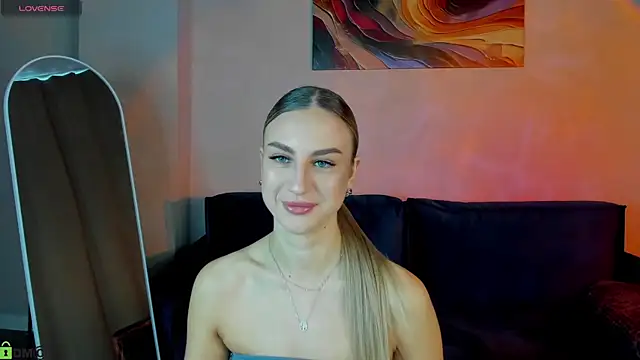 Snapshot of Silen_Tori chatting on February 19, 2026, 9:39 am Silen Tori online show from February 19, 2026, 9:39 am