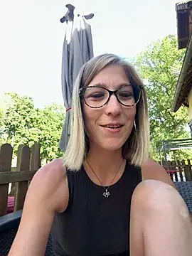 blondie-27 online show from July 6, 2026, 4:09 pm